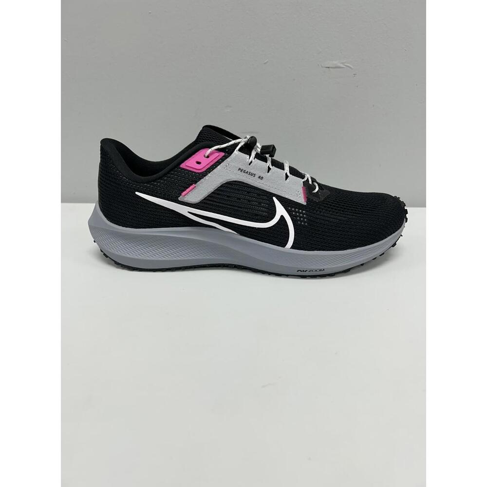 Nike Pegasus 40 Air Zoom Sneakers